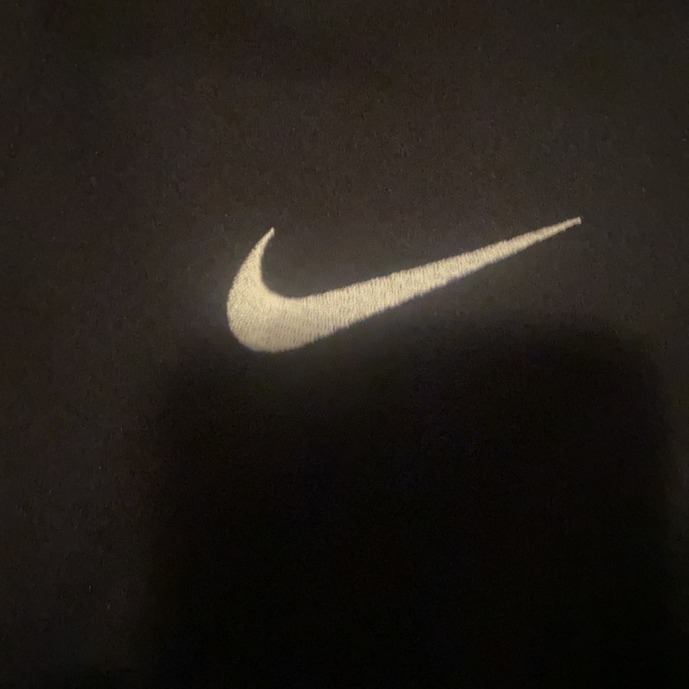 🔥 Nike Pullover, Worn twice, looks brand new 🔥 - Picture 3 of 4